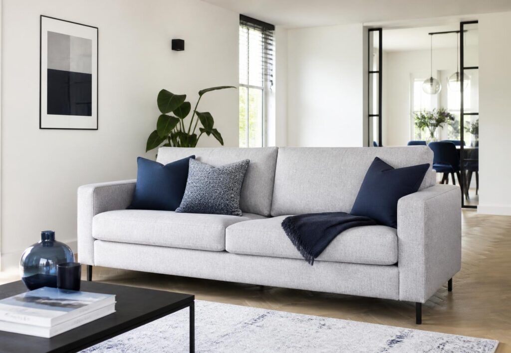 mc hero sofa